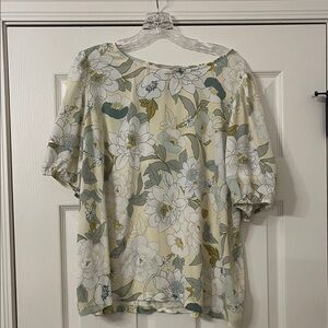 LOFT Cream and Green Floral Blouse size XL like new